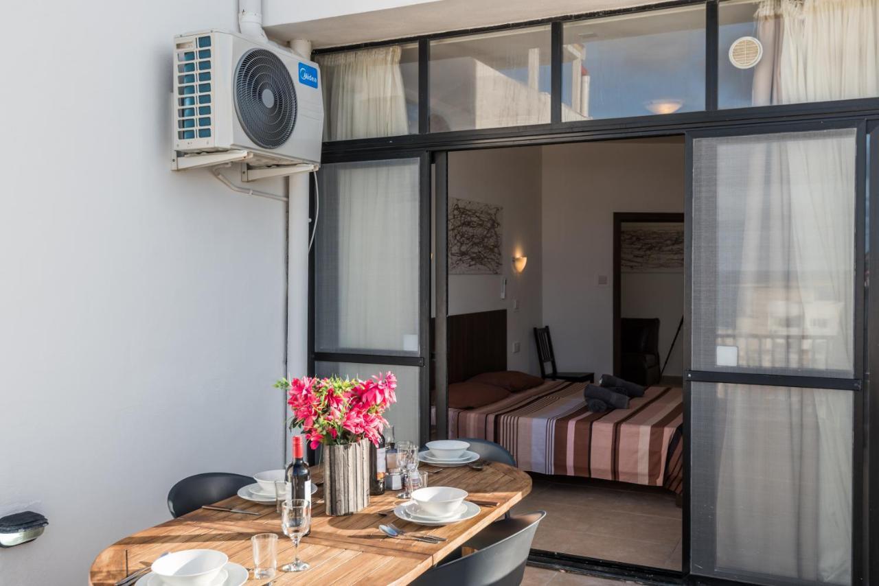 Seashells 2 Bedroom Apartment With Sunny Terrace With Stunning Sea Views - By Getawaysmalta St. Paul's Bay Exterior photo